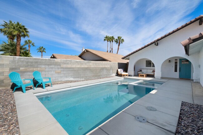 Building Photo - 53560 Avenida Herrera