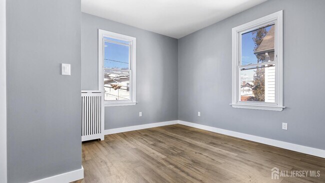 Building Photo - 19 Newfield St