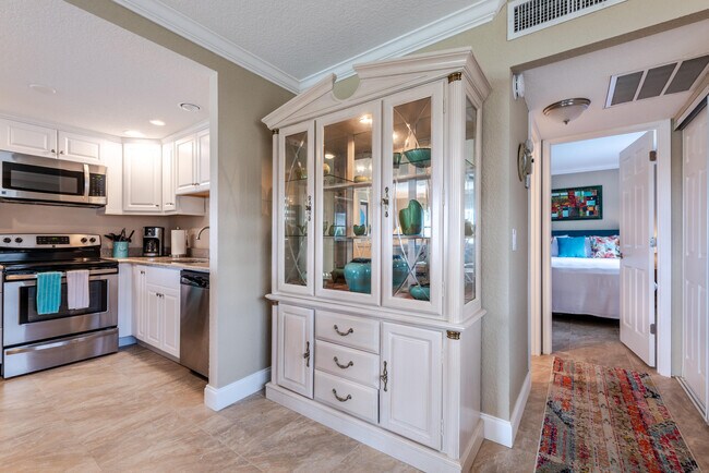 Building Photo - 38 Waterford Way