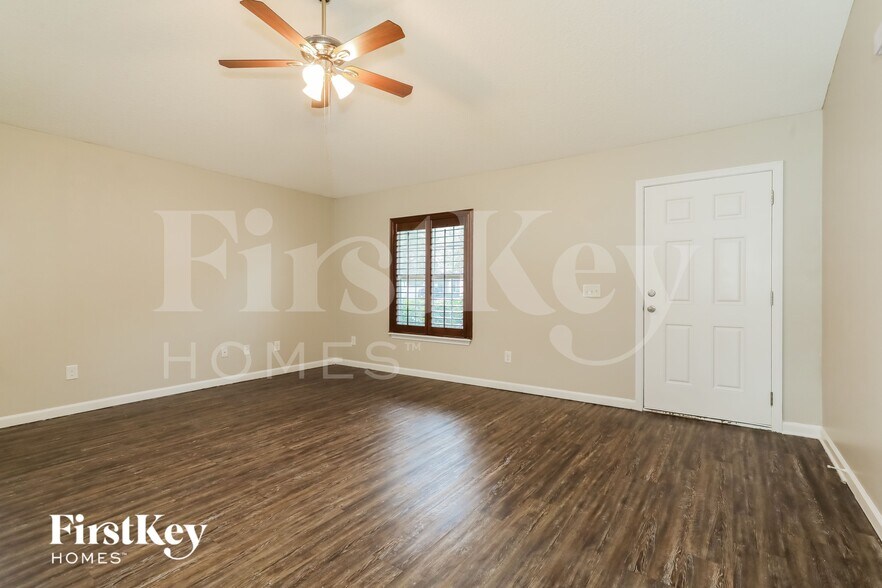 Building Photo - 5668 Village Pond Cir