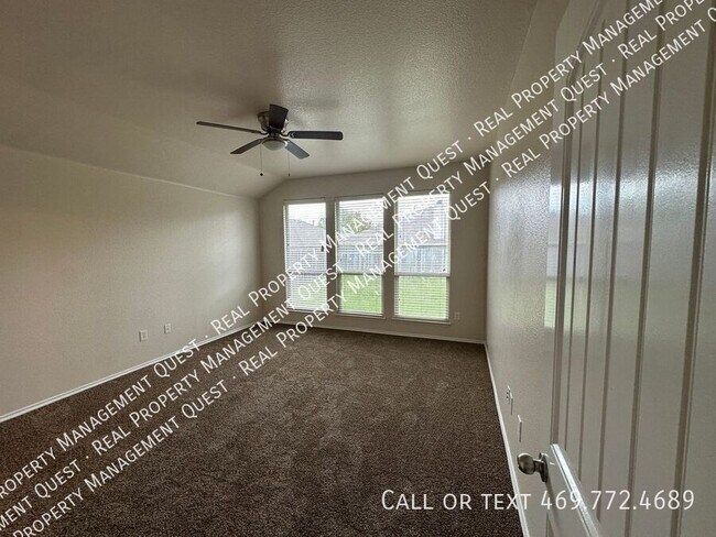 Building Photo - 2816 Blue Heron Dr