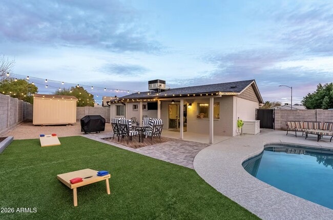 Building Photo - 2506 E Aster Dr