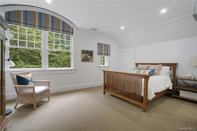 Building Photo - 8 Brady Rd