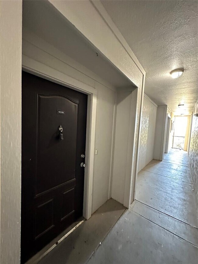 Building Photo - 2505 San Gabriel St