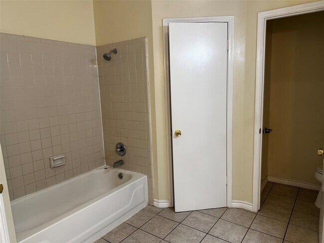 Building Photo - 13015 Tregarnon Dr