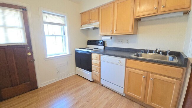 Building Photo - 2311 N 91st St