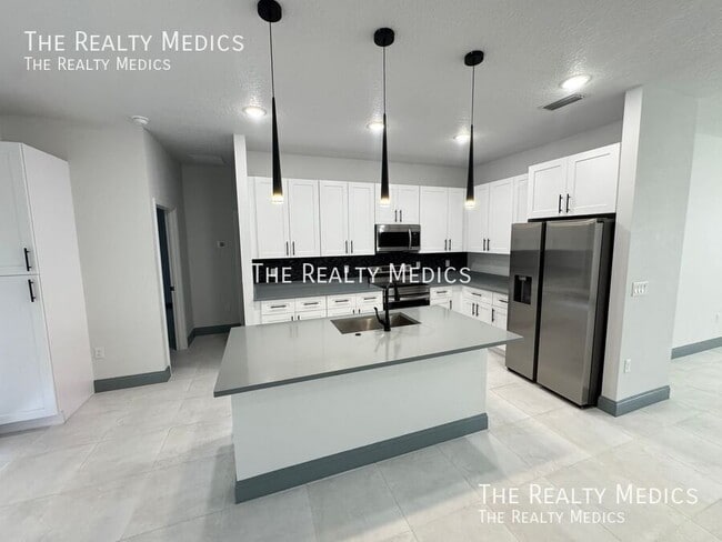 Building Photo - 2226 Rock Dr