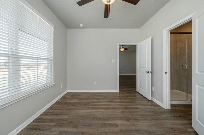 Building Photo - Where Style Meets Comfort: Elevate Your Living Experience