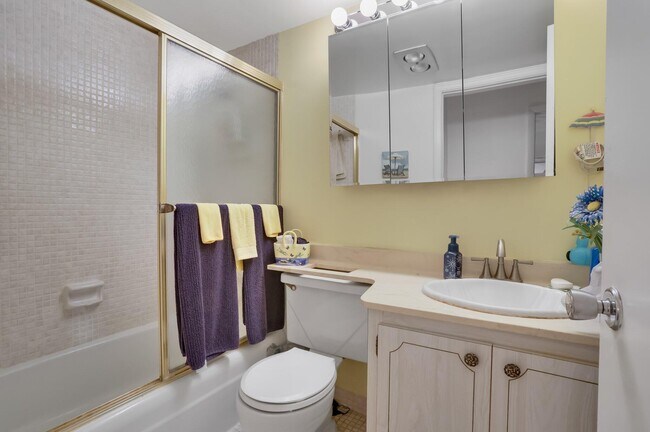 Building Photo - 3401 Spanish Trail