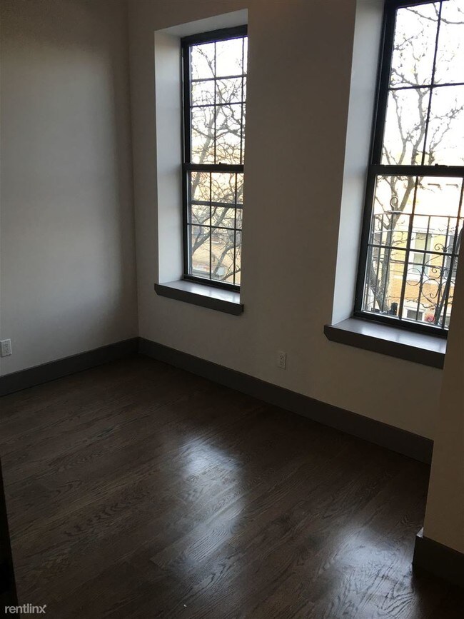 Building Photo - 1649 Summerfield St