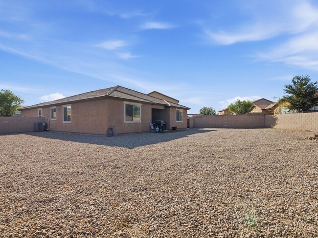 Building Photo - Spacious Cul-de-Sac Living with Modern Comforts & Community Perks