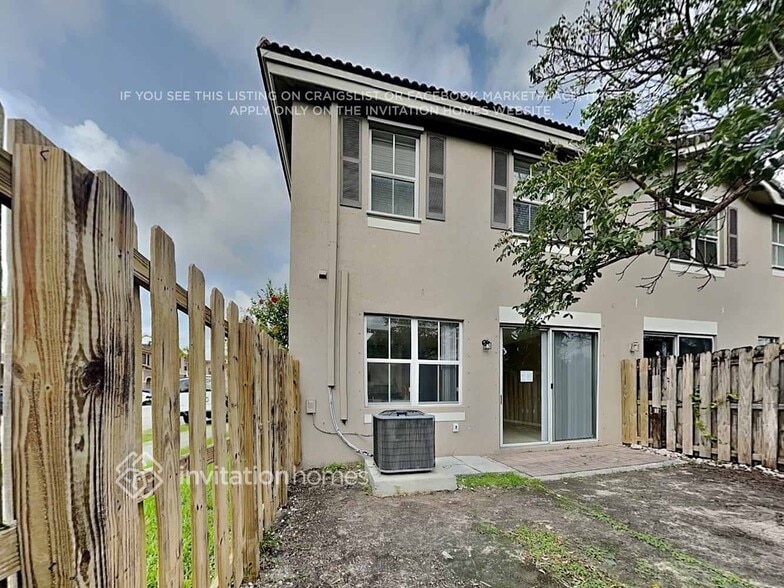 Building Photo - 11883 SW 152nd Ct