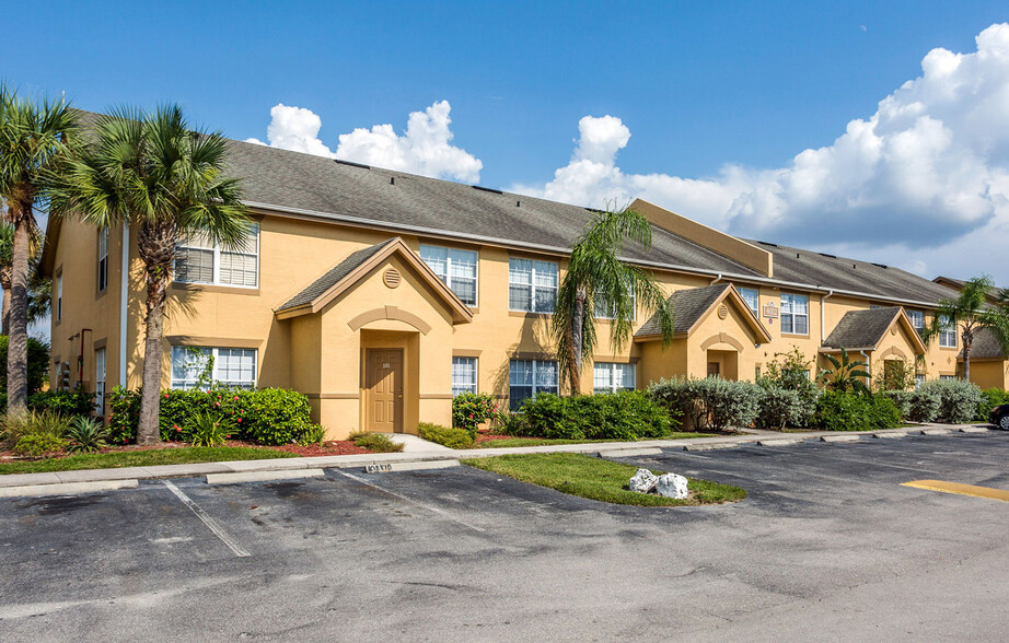 Aria Landings - 4050 Winkler Fort Myers FL 33916 | Apartment Finder