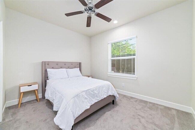 Building Photo - 148 Knightsbridge Park Ln