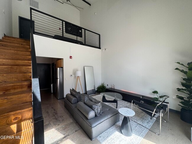 Building Photo - 200 Anthony St