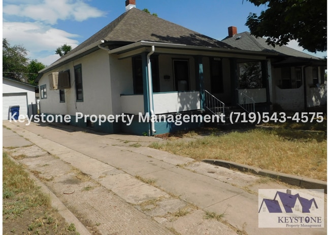 Building Photo - Freshly Painted Home - 2 Bedrooms/1 Bath/ ...