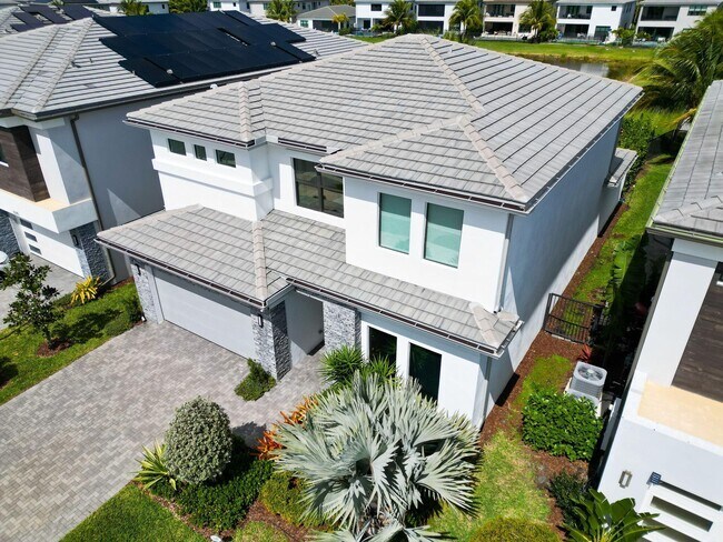 Building Photo - 8239 Oceanus Dr