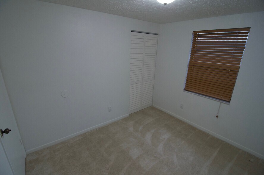 Building Photo - 3624 W Anderson Ave