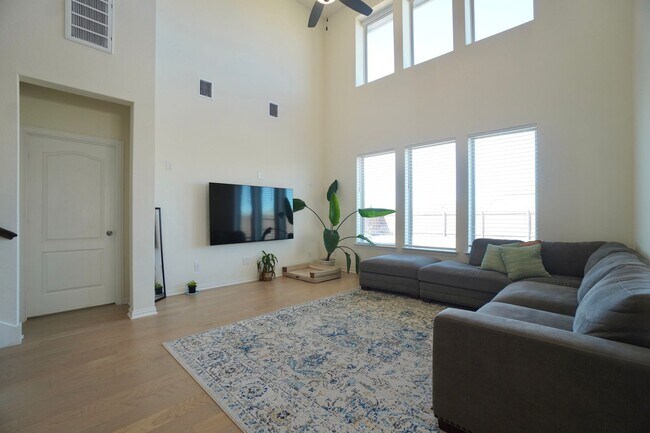Building Photo - 208 Monteforte Rd