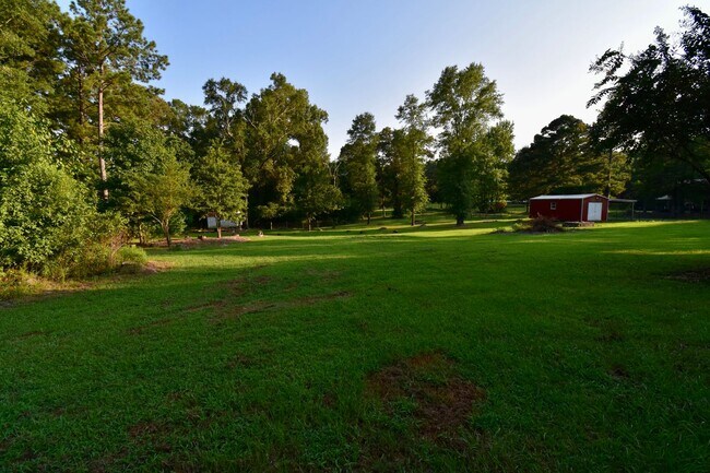 Building Photo - 3 Bedroom 2 Bath Mobile Home in Choudrant