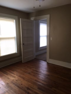 Building Photo - 3604 Hickory St