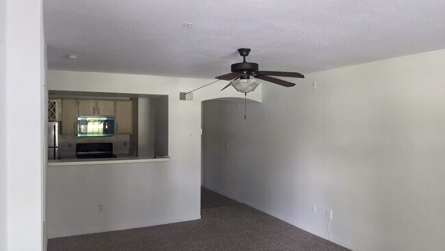 Building Photo - 7240 Westpointe Blvd