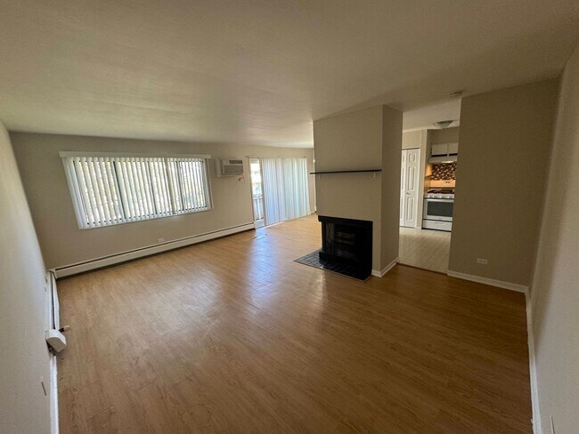 Building Photo - 2 Bedroom Condo in Palatine