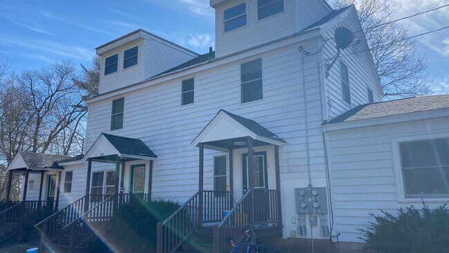 Building Photo - University Student Rental- Available for t...