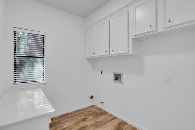 Building Photo - 12411 Exbury Ct