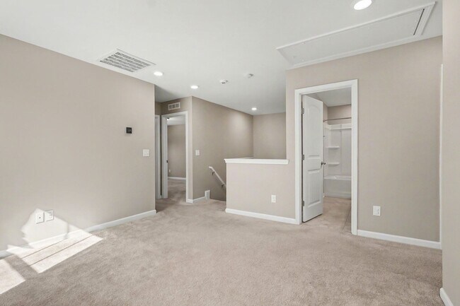 Building Photo - Beautiful 4-Bedroom End-Unit Townhome in West Cary | Open Floor Plan | Prime Location