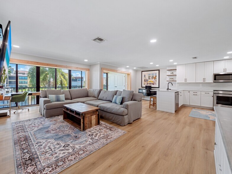 Building Photo - 4105 SE 19th Pl