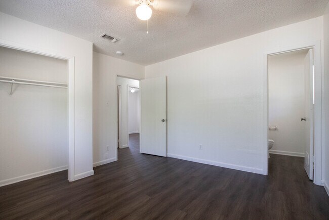 Building Photo - 3920 Redstone Rd