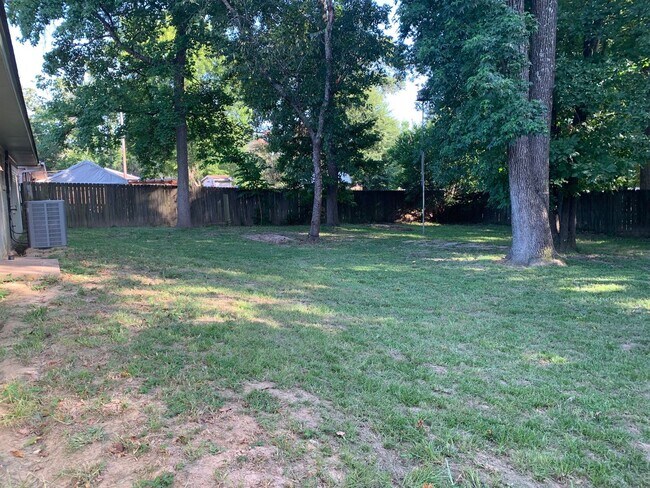 Building Photo - Coming Soon: 4 Bedroom 2 Bath home in Tyler!