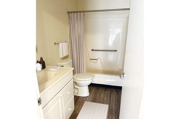 Building Photo - 101 S Columbia St