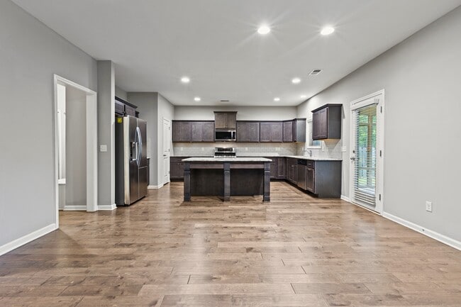 Building Photo - 830 W Richland Cir