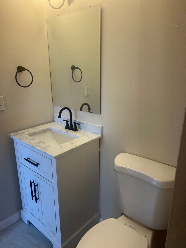 Building Photo - 2770 Curry Ford Rd