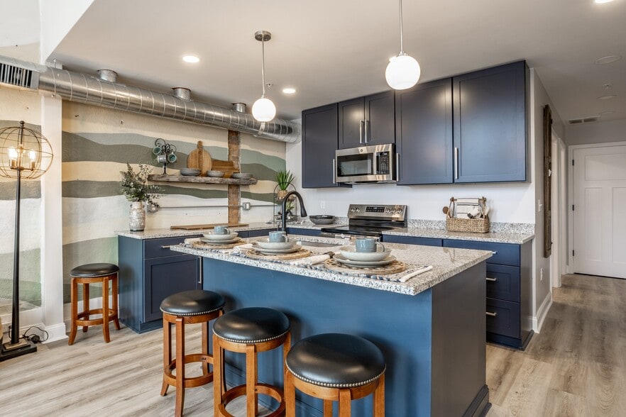 Building Photo - 108 W Main St