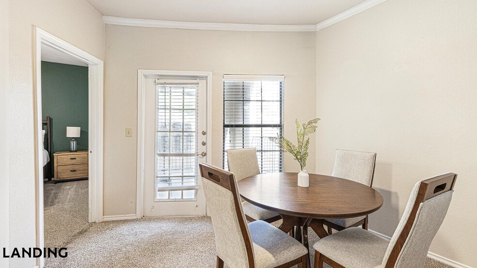 Building Photo - 165 Forestbrook Dr