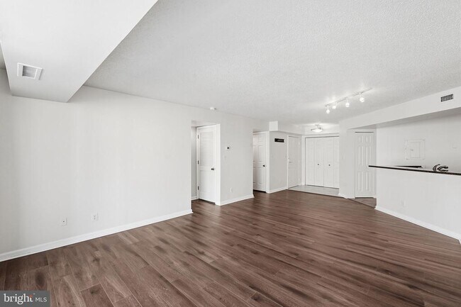 Building Photo - 1200 Braddock Pl