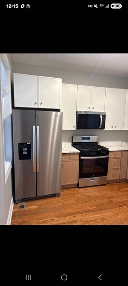 Primary Photo - 2041 W Fullerton Ave