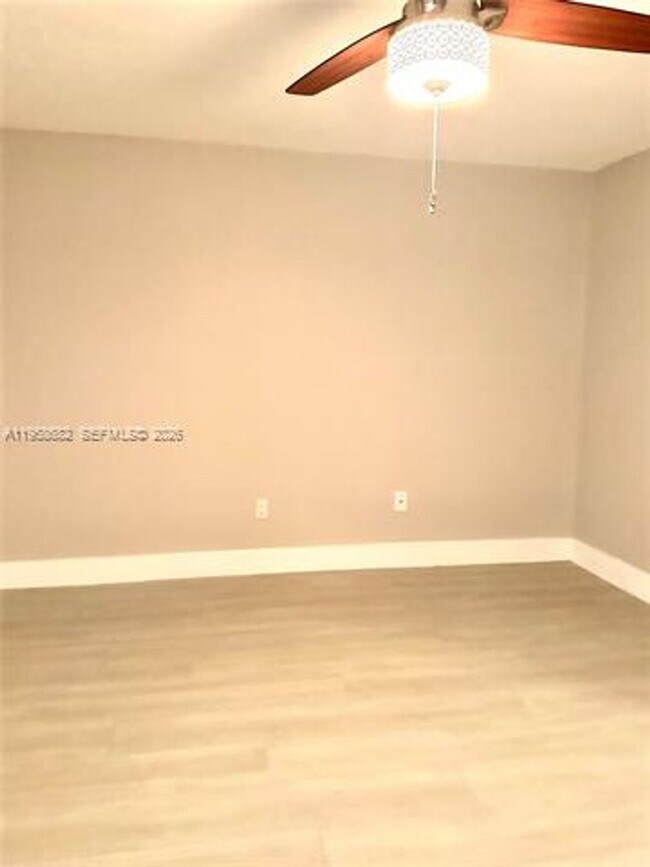 Building Photo - 12907 SW 64th Ln