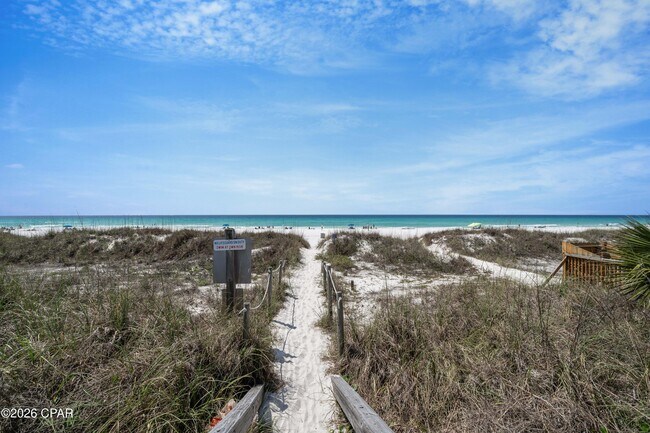 Building Photo - 3904 Ocean View Dr