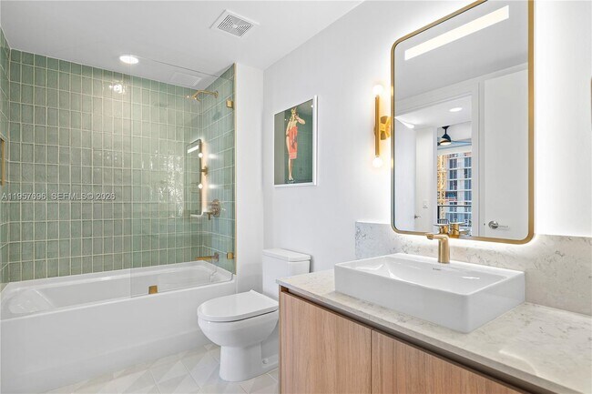 Building Photo - 159 NE 6th St