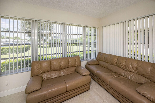 Building Photo - 14404 Canalview Dr