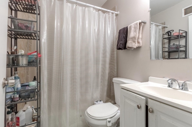 Building Photo - 3BD/1BA Home located in Colonial Acres!
