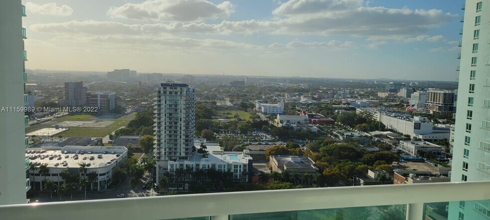 Building Photo - 1800 N Bayshore Dr