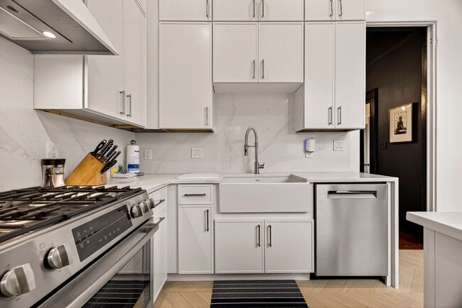 Building Photo - 313 W Bolton St