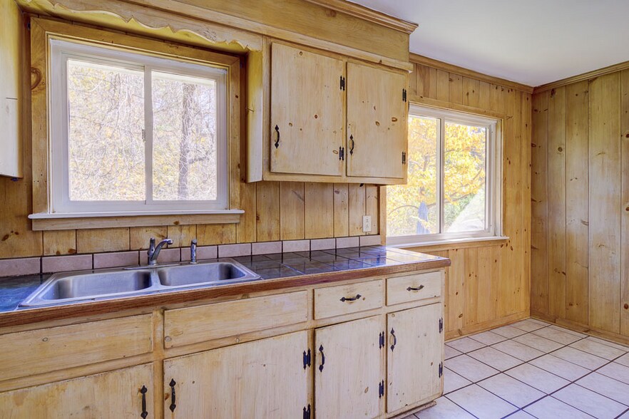 Building Photo - 514 Hillsborough St