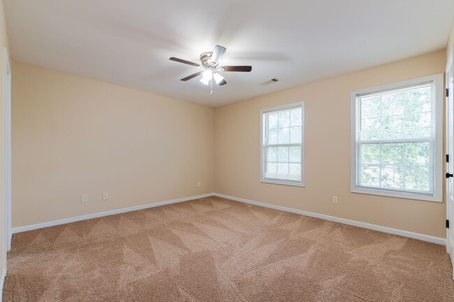 Building Photo - 3 Bed/2 Bath Townhouse in Douglasville!