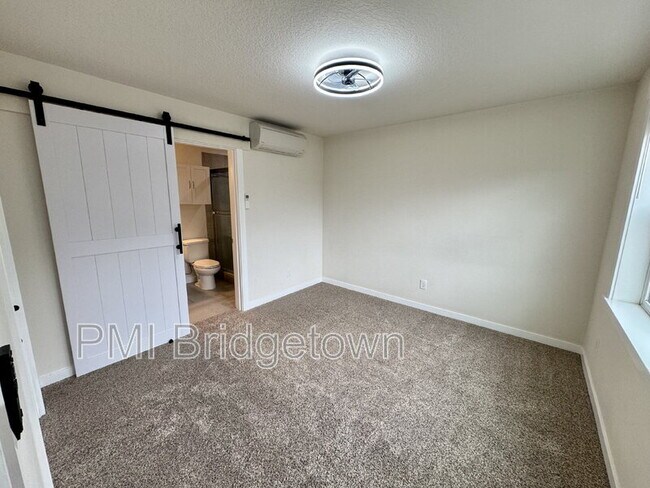 Building Photo - 8804 N Edison St